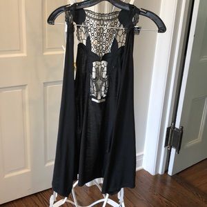 Sleeveless cardigan with beautiful pattern